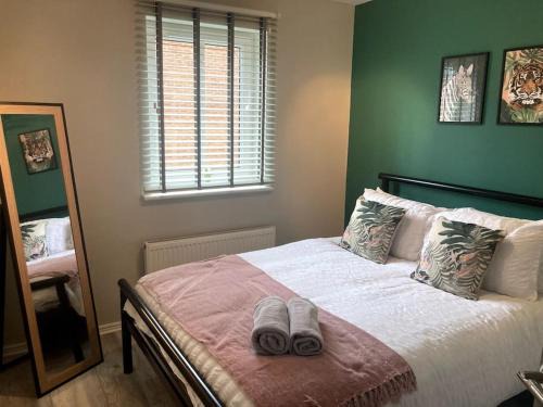 Chesterfield Apartment | Modern 3 bed home, Chesterfield