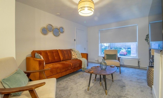 East Kilbride House | Modern 3 Bed House East Kilbride. Close to Motorway