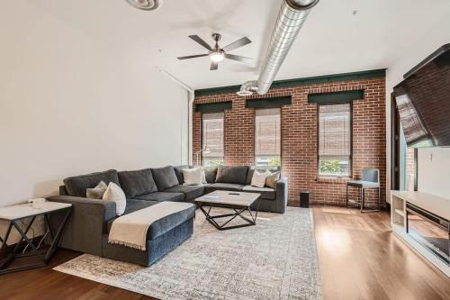Ballpark Apartment | Modern 3 Bed Loft in the Heart of Lodo