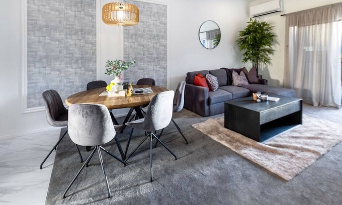 Christchurch City Centre House | Modern 3 bed Overlooking Hagley Park