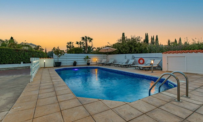 Pegeia Villa | Modern 3 bed villa + private pool Fantastic location, 4 minutes’ walk to Beach.