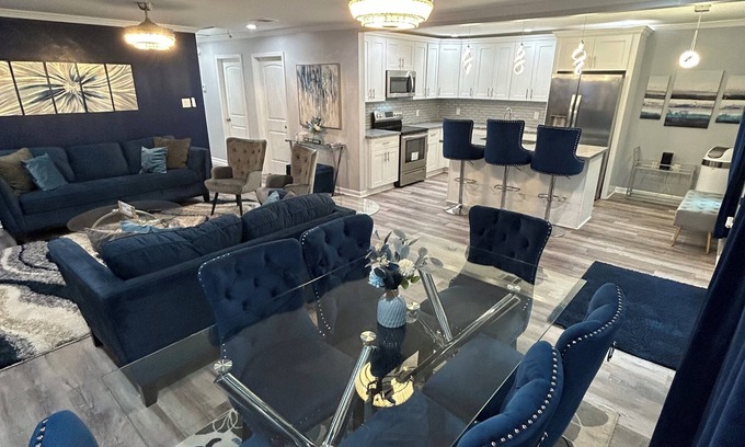 Kenner - Louis Armstrong International Airport House | Modern 3 bedrm 5 mins 2 airport free parking wi-fi