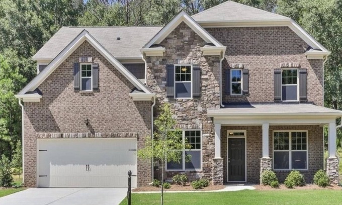 Cliftondale House | Modern 3 bedroom Atlanta Home near Airport