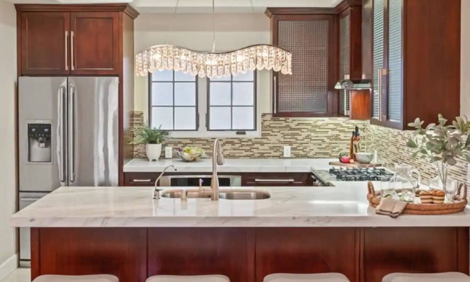 Oxnard Shores House | Modern 3-Bedroom beach townhome