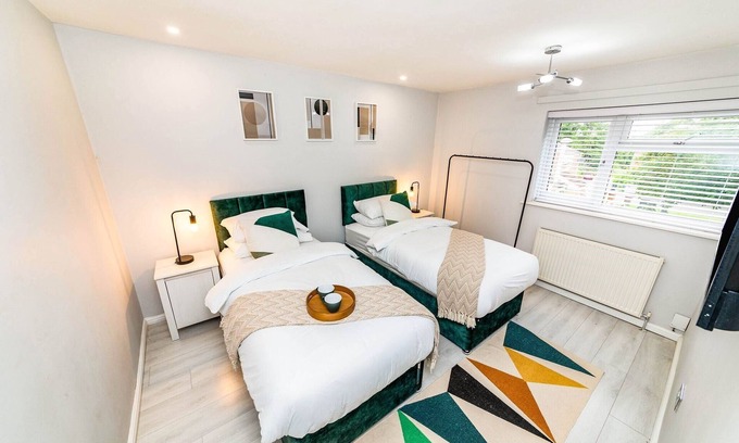 Little Hay House | Modern 3 Bedroom House NEC Contractors and Leisure