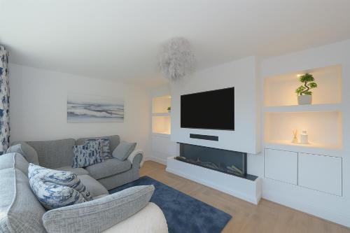 Harlescott House | MODERN 3 BEDROOM PROPERTY WITH FREE DRIVEWAY PARKING by SHIRE STAYS