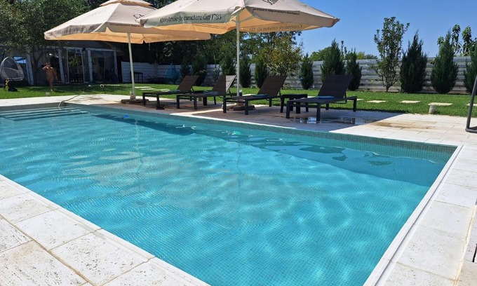 Popesti-Leordeni Villa | Modern 3 bedroom house with a private pool