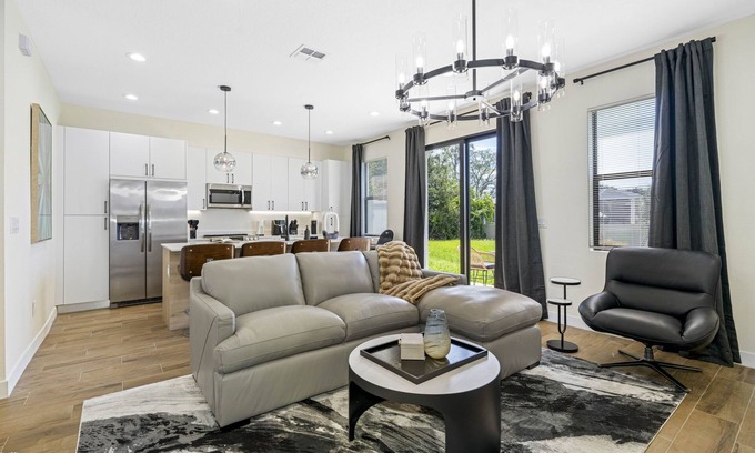 Pinecrest West Park House | Modern 3-Bedroom Tampa Retreat