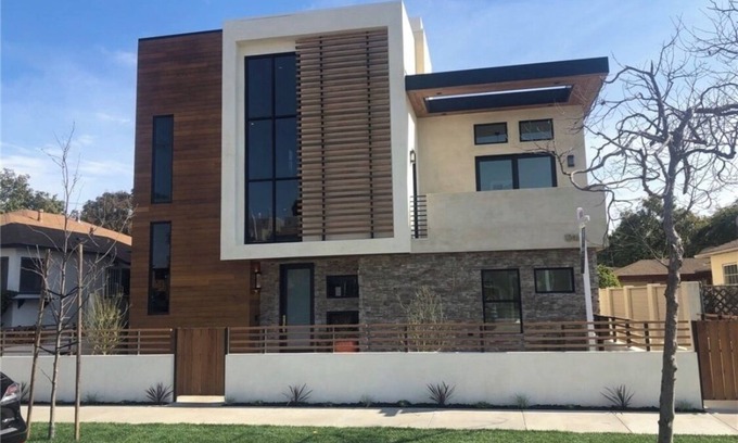 Culver - West House | Modern 3 Bedroom Townhouse 5 mins from Venice