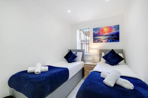 Camberley Apartment | Modern 3 Bedrooms Apartment 01 Town Centre Camberley
