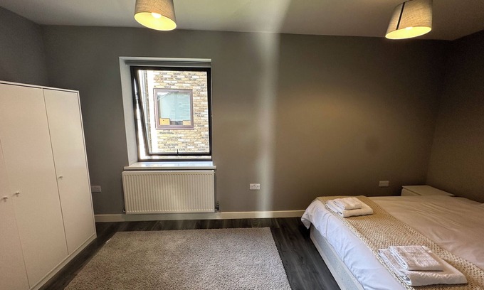Canning Town North Apartment | Modern 3 bedrooms apartment in Canning Town