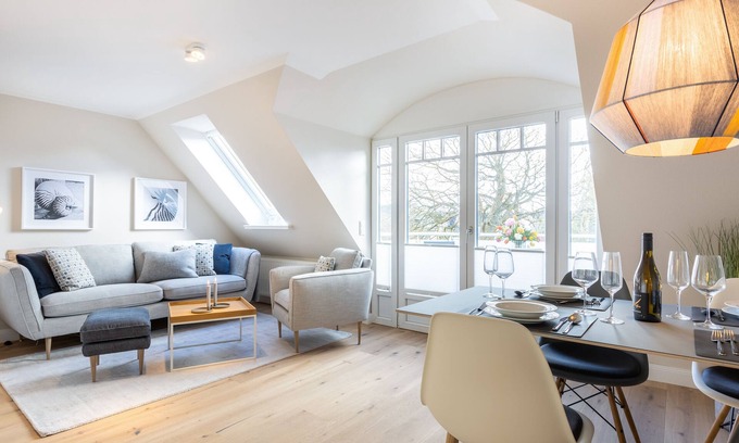 Westerland Apartment | Modern 3-room vacation apartment for up to 4 people with balcony.