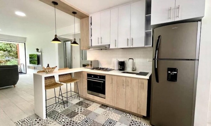 Cali Condo | Modern 301 apartment w/AC + Parking