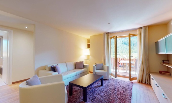 Madulain Apartment | Modern 3½ room flat on the ground floor, approx.