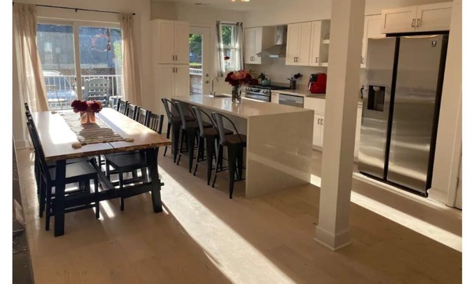 Kingman Park House | Modern 3BD 2.5 BTH in a Quiet Classic Neighborhood