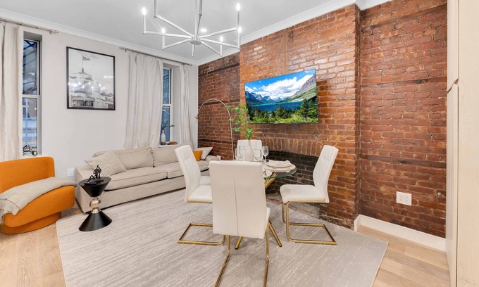 Tribeca Apartment | Modern 3Bd near the Empire State, Manhattan+Terrace Space