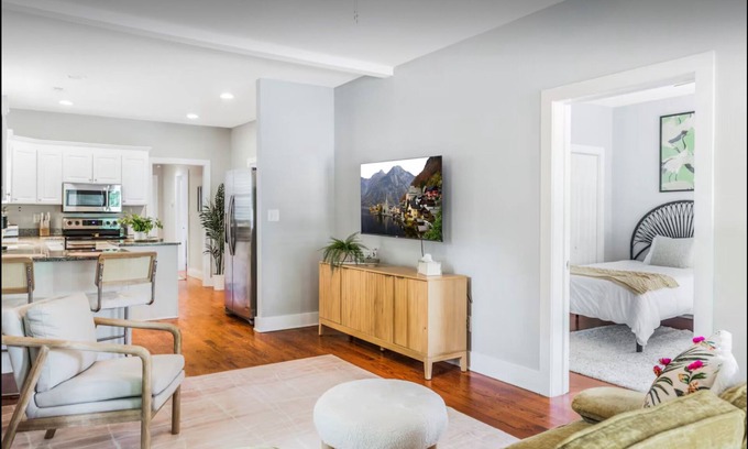 Downtown Villa | Modern 3BR Downtown Retreat - Bright Stylish - 5 min from WakeMed