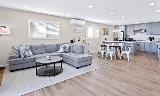 La Puente House | Modern 3BR Home + Parking + Near DTLA #TravelSGV