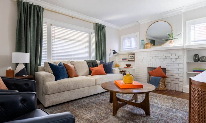 Cleveland Apartment | Modern 3BR Near Cleveland Clinic