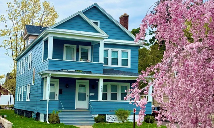 Syracuse Apartment | Modern 3BR Retreat Spacious Stay Near Destiny USA