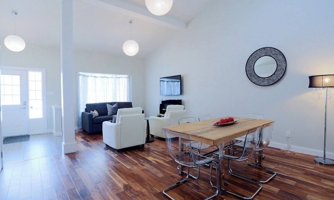 Highland West House | Modern 4 Bedroom Bungalow Townhouse Condo