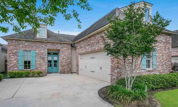 South Baton Rouge House | Modern 4 Bedroom Home