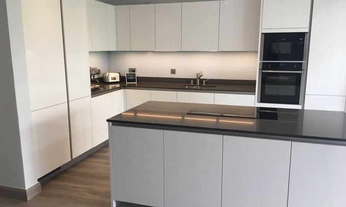 Clonskeagh House | Modern 4-bedroom house 3.5km from Dublin City Centre Sleeps 9