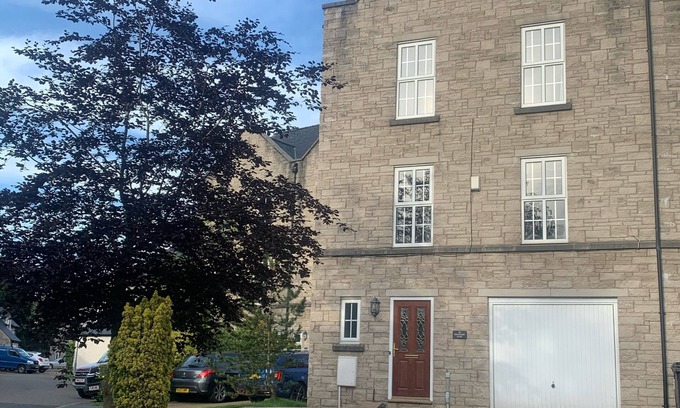 Kendal House | Modern 4 Bedroom Townhouse Lake District Kendal Sleeps 7/8