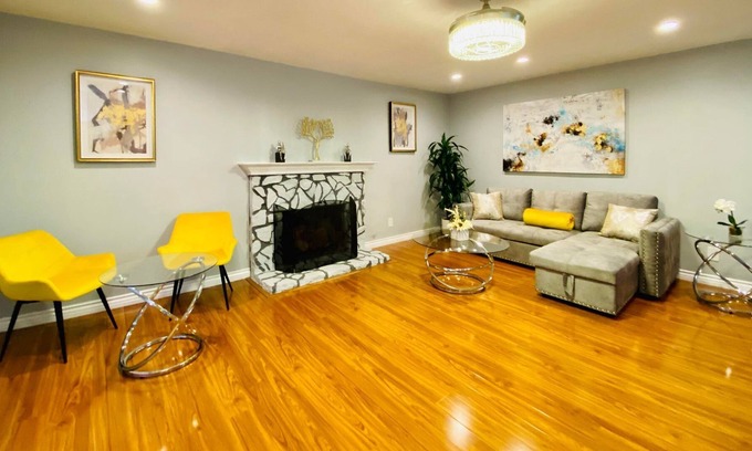 Fountain Valley House | MODERN 4BD/2BTH, CENTRAL ORANGE COUNTY, PET Ok, 30 days minimum