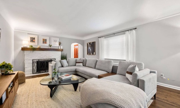 Clawson House | Modern 4BR Escape Near Downtown Clawson – Sleeps 8