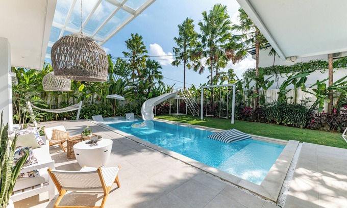 Babakan Villa | Modern 5 Bedroom Luxury Villa in Canggu - Sleeps 11