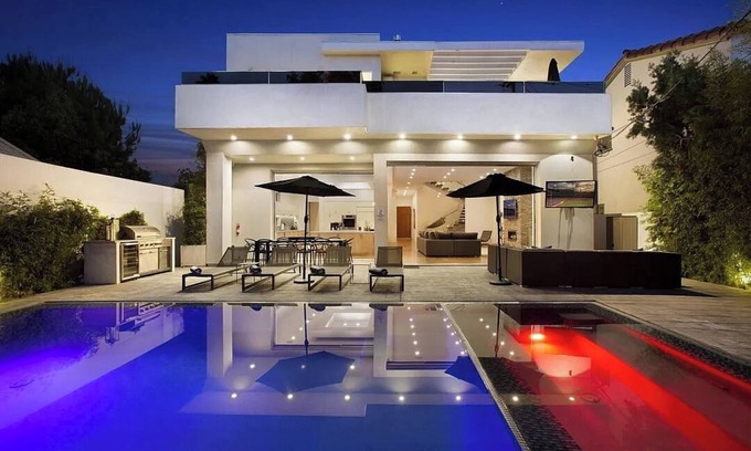 Fairfax District House | Modern 5-bedroom Retreat in West Hollywood