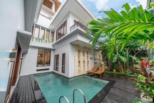 Sanur Villa | Modern 5BR Luxury Villa with Pool & Rooftop - 100m from Sanur Beach