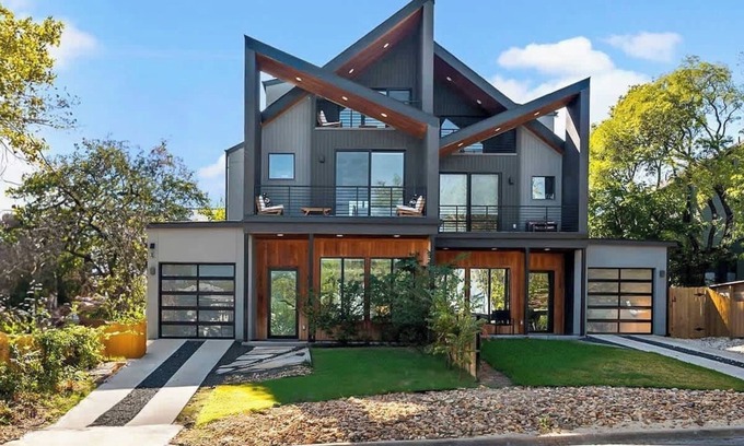 Galindo House | Modern 5BR Villa w/Pool, Hot Tub, Sauna, Views