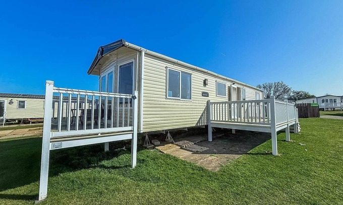 Hunstanton House | Modern 6 berth caravan with front decking at Manor Park, Hunstanton ref 23015T