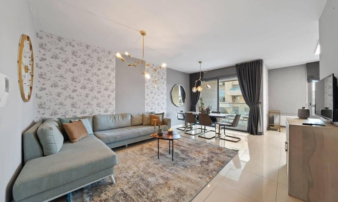 Jerusalem City Centre Apartment | Modern 90 sqm Apartment with Terrace and Parking in Prime Jerusalem Location