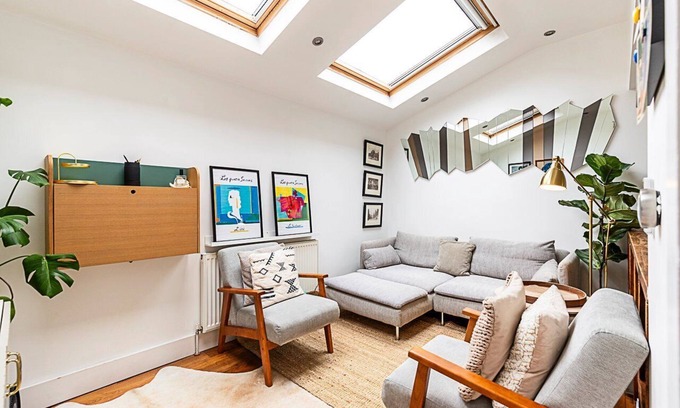 Clissold Apartment | Modern & Airy 2-Bed Gem in Trendy Stoke Newington