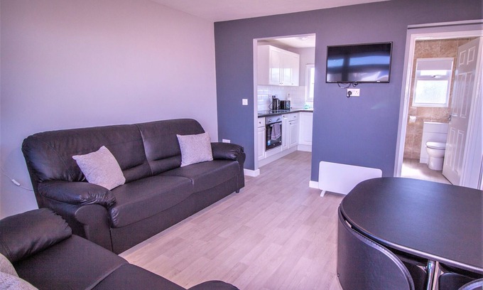 Great Yarmouth Ski Chalet | Modern Airy Chalet short walk to beach, nr Great Yarmouth & Norfolk Broads