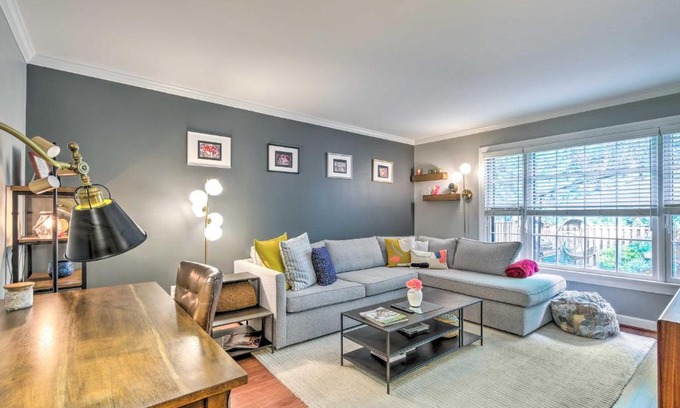 Rose Hill House | Modern Alexandria Townhome 6 Mi to Old Town!