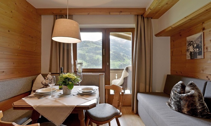 Hippach Apartment | Modern, alpine elegant, WLAN free of charge, 7 minutes to the ski lift
