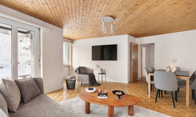 Davos Apartment | Modern Alpine Stay, Terrace, Central Davos