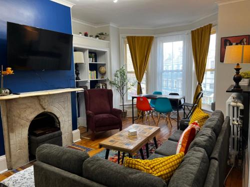 South End Apartment | Modern Amenities and Historic Charm, 4-Bdrm Unit#1