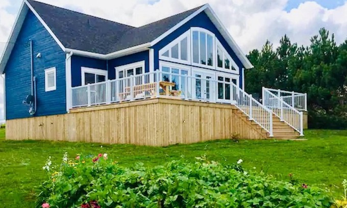 New London Cottage | Modern and Beautiful 2 Bedroom in Stanley Bridge with beautiful vistas