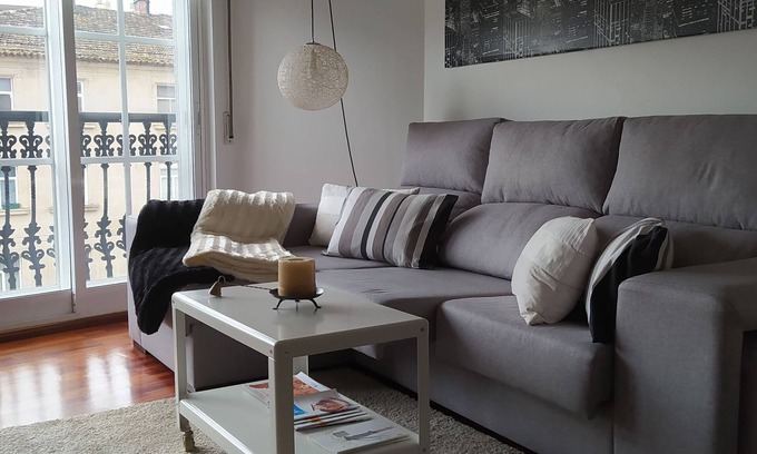 Pontevedra Apartment | Modern and bright, 2 rooms, all comforts. Pontevedra city