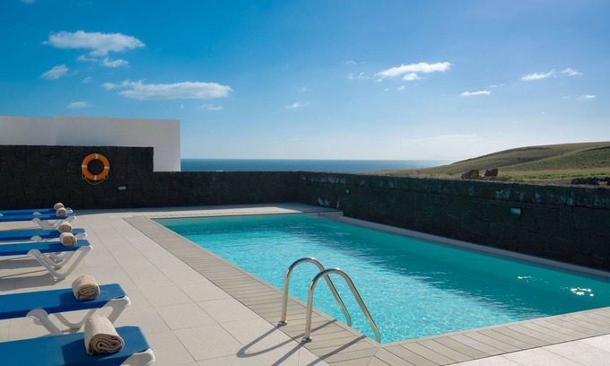 Puerto Calero Villa | Modern and bright Villa in Puerto Calero
