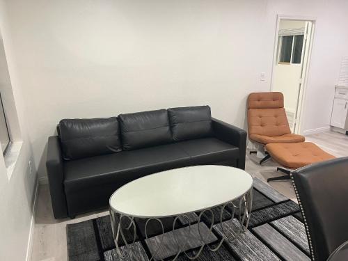 La Mesa Apartment | Modern and charming 1 bed first floor apartment