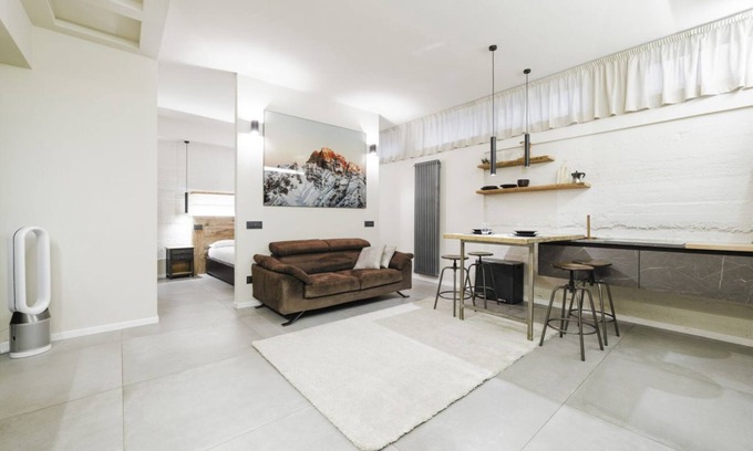 Bullona Apartment | Modern and cozy 56 sqm apartment, ideal for 2 people, located on the -1 floor of a building (NO lift) in "Bullona" area. The property is located in a strategic area, just a few minutes on foot from “Gerusalemme” and “Domodossola” underground stop