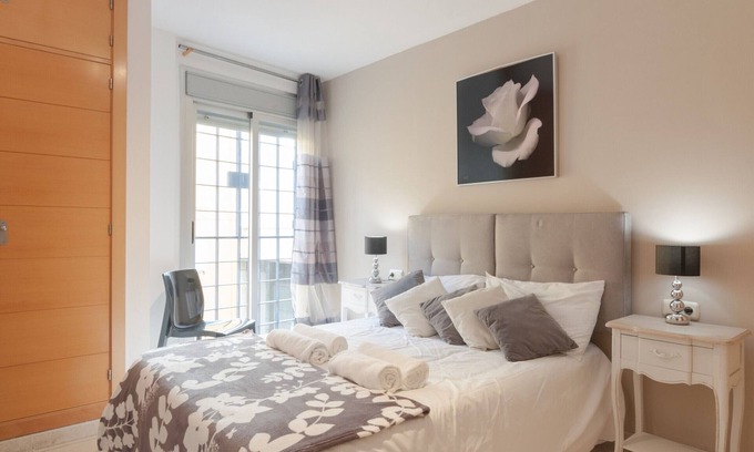 Campos Eliseos Apartment | Modern and Cozy Apartment near the Beach and Historic Center in Málaga