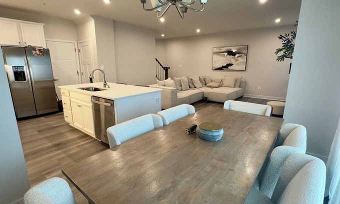 Bel Air House | Modern and Cozy Home in Bel Air with a Home Office and Fireplace