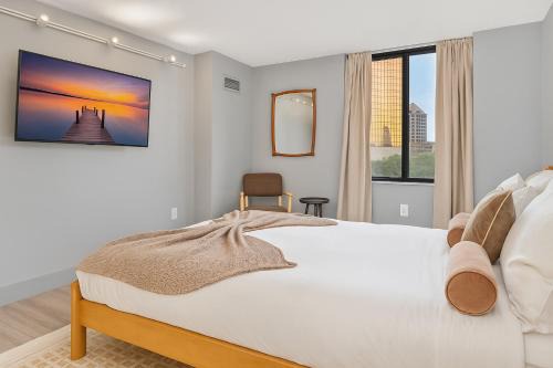 Downtown Hartford Apartment | Modern and Harford Center 1-BR Near XLCenter and ConventionCenter